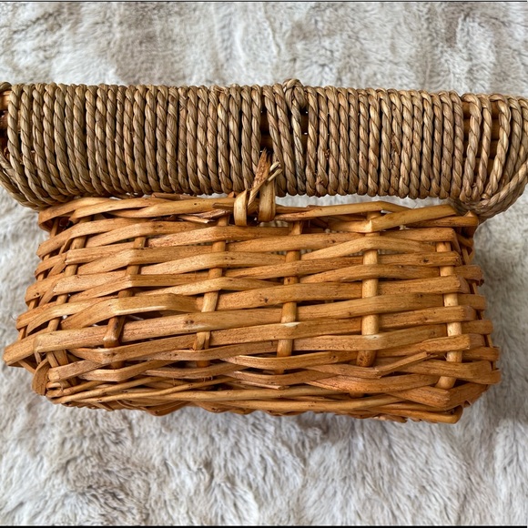 Wicker basket - Picture 6 of 8